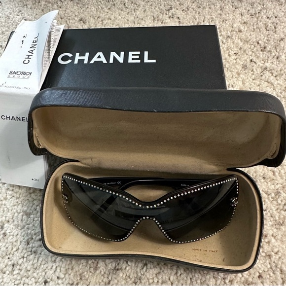 Vintage Womens Chanel Sunglasses - Picture 5 of 13